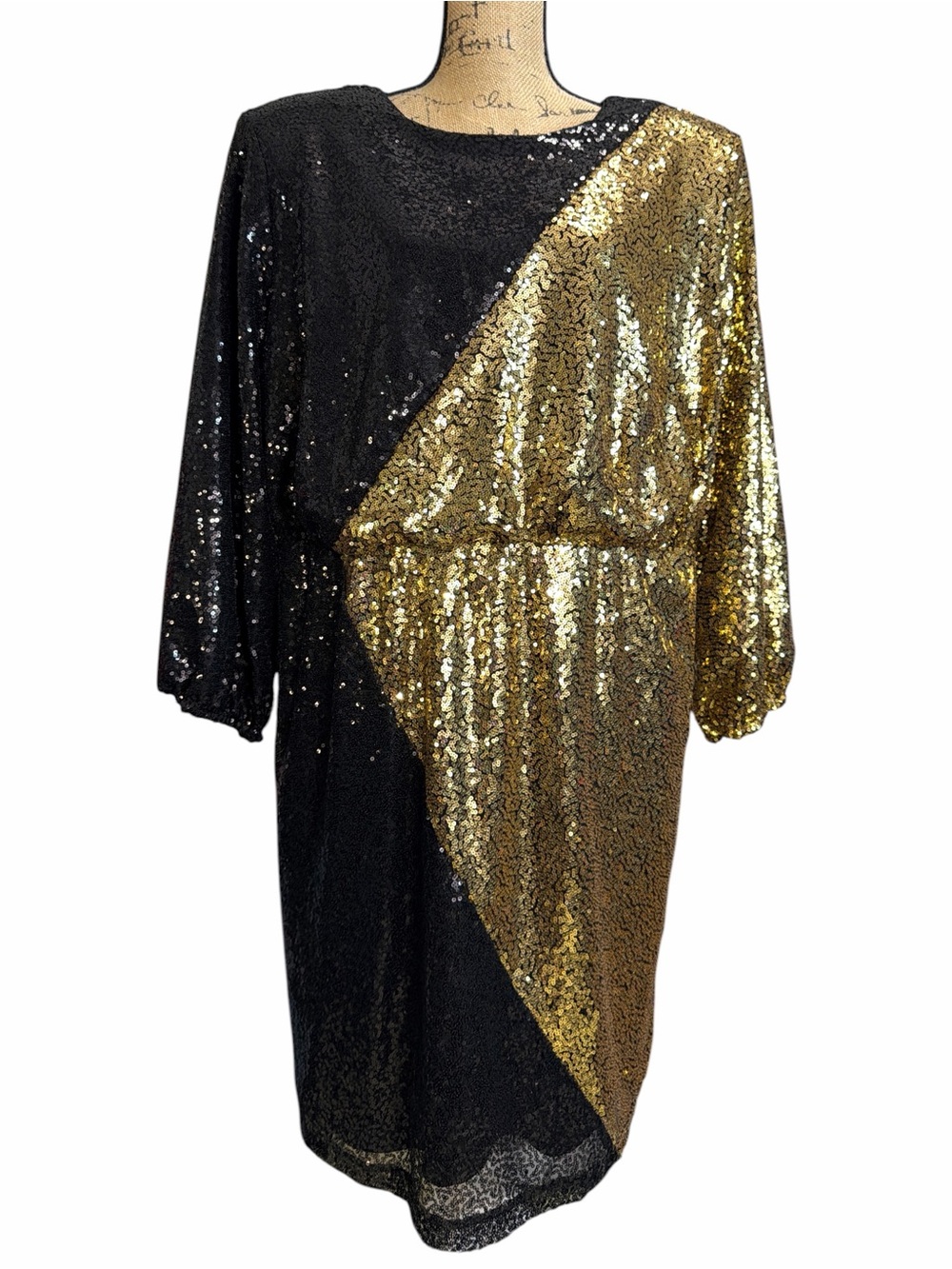 Black & Gold Sequin Shift Dress - Elegant Party Dress. NWT. Size 20